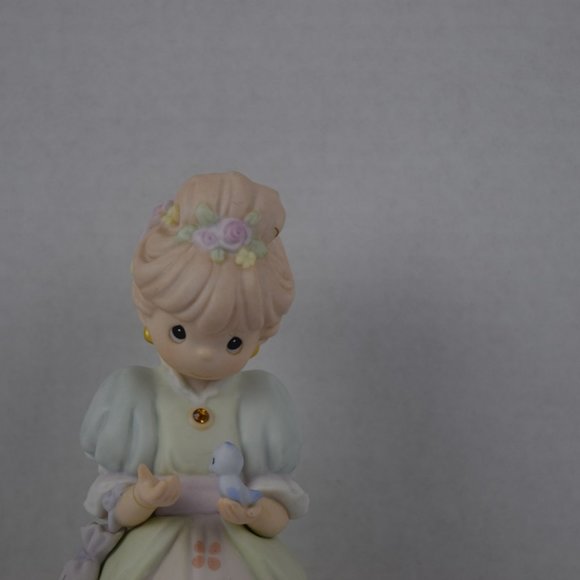 Precious Moments 307009 Charity Begins In The Hear - Picture 2 of 6